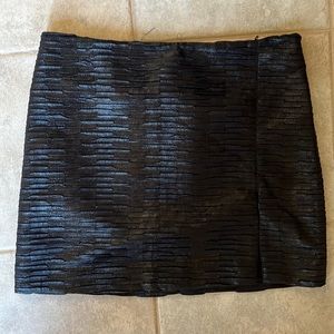 Abbeline black textured skirt with slit